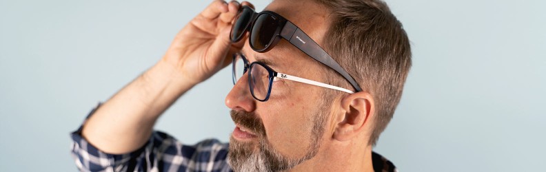 Co jsou sluneční brýle přes brýle a jsou pro vás vhodné?