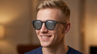 Izipizi Sun #C Black Vygenerovaný obrázek