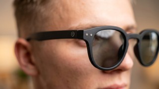Izipizi Sun #C Black Vygenerovaný obrázek