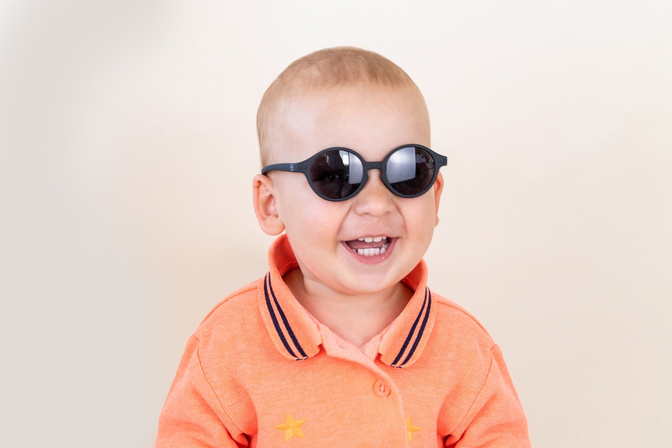 rammelaar Atlantische Oceaan nek Izipizi Sun Kids Black (voor 9 - 36 maanden) | Lentiamo