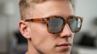 Izipizi Sun #L Light Tortoise Vygenerovaný obrázek