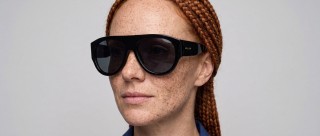 Meller Lira All Black Vygenerovaný obrázek