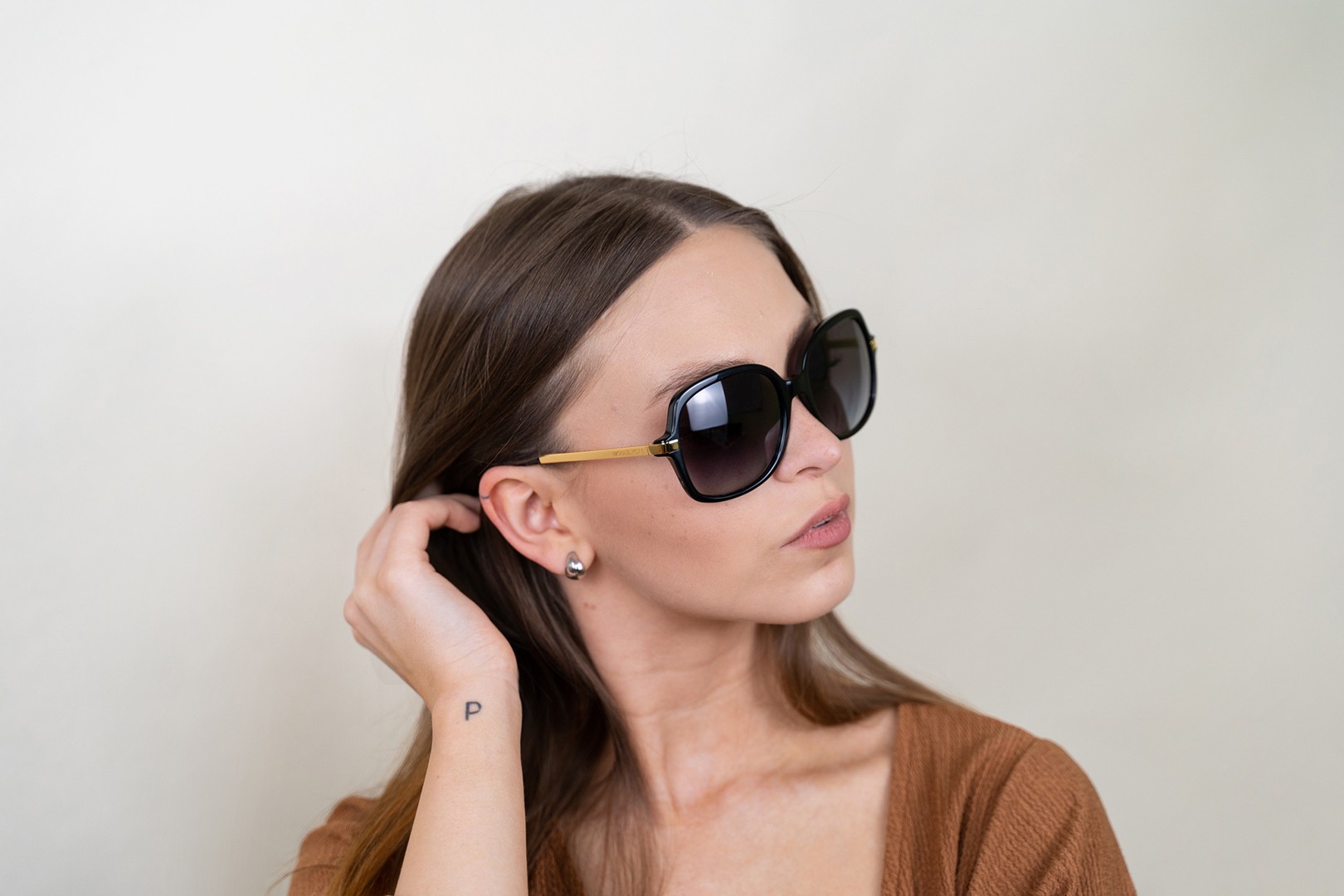 Arriba 81+ imagen michael kors adrianna 2 sunglasses